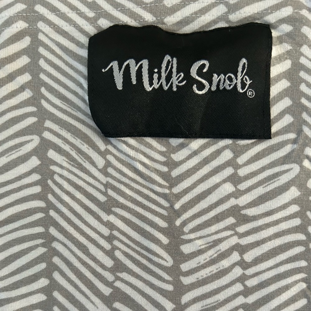 Milk Snob Car Seat Cover / Breastfeeding Cover in White and Grey Herringbone